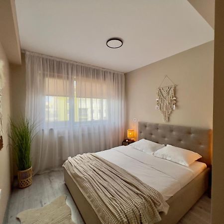 Boholand Apartment Braşov Buitenkant foto