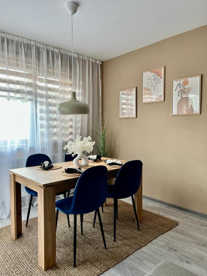 Boholand Apartment Braşov Buitenkant foto