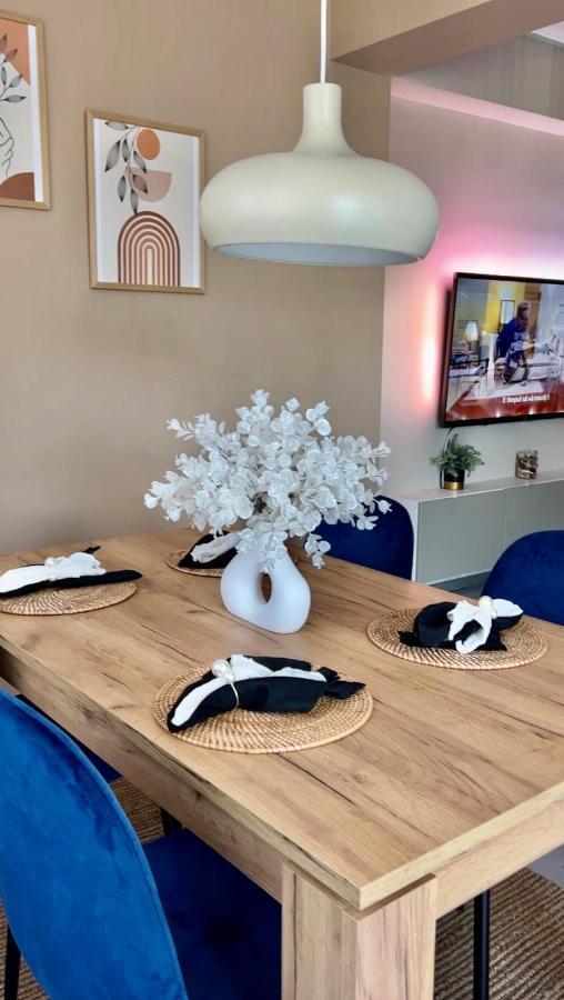 Boholand Apartment Braşov Buitenkant foto