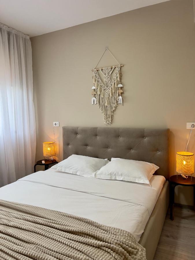 Boholand Apartment Braşov Buitenkant foto
