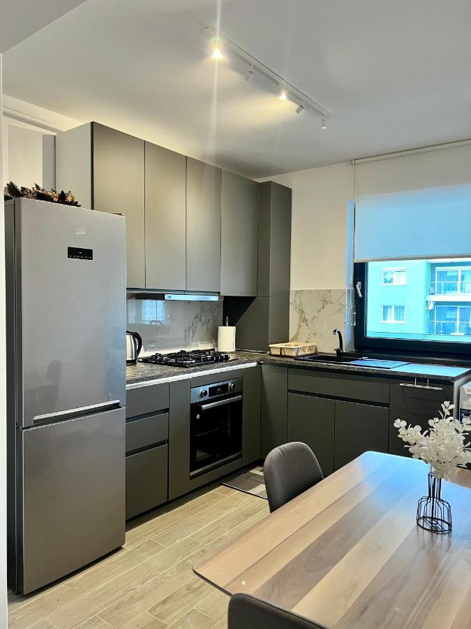 Boholand Apartment Braşov Buitenkant foto
